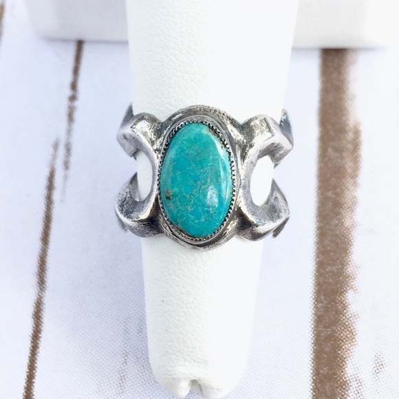 Vintage Jewelry - Gorgeous 925 Vintage Turquoise Sandcast Ring